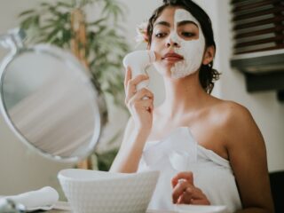 10 Produk Kecantikan yang Cocok untuk Merawat Kulit Tua