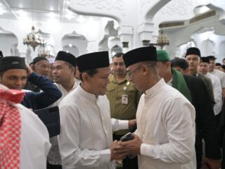 Wagub Aceh Hadiri Salat Idul Adha di Masjid Raya Baiturrahman, Abi Anwar Sampaikan Pesan Persatuan
