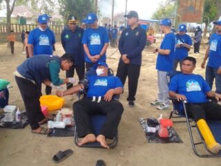 Laskar Biru Demokrat Pidie Jaya Gerakkan Semangat Gotong Royong Dan Bersihkan Masjid hingga Donor Darah.