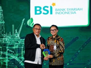 Perkuat Pemberdayaan Masyarakat melalui Green Zakat, BSI Raih Anugerah Utama ESG